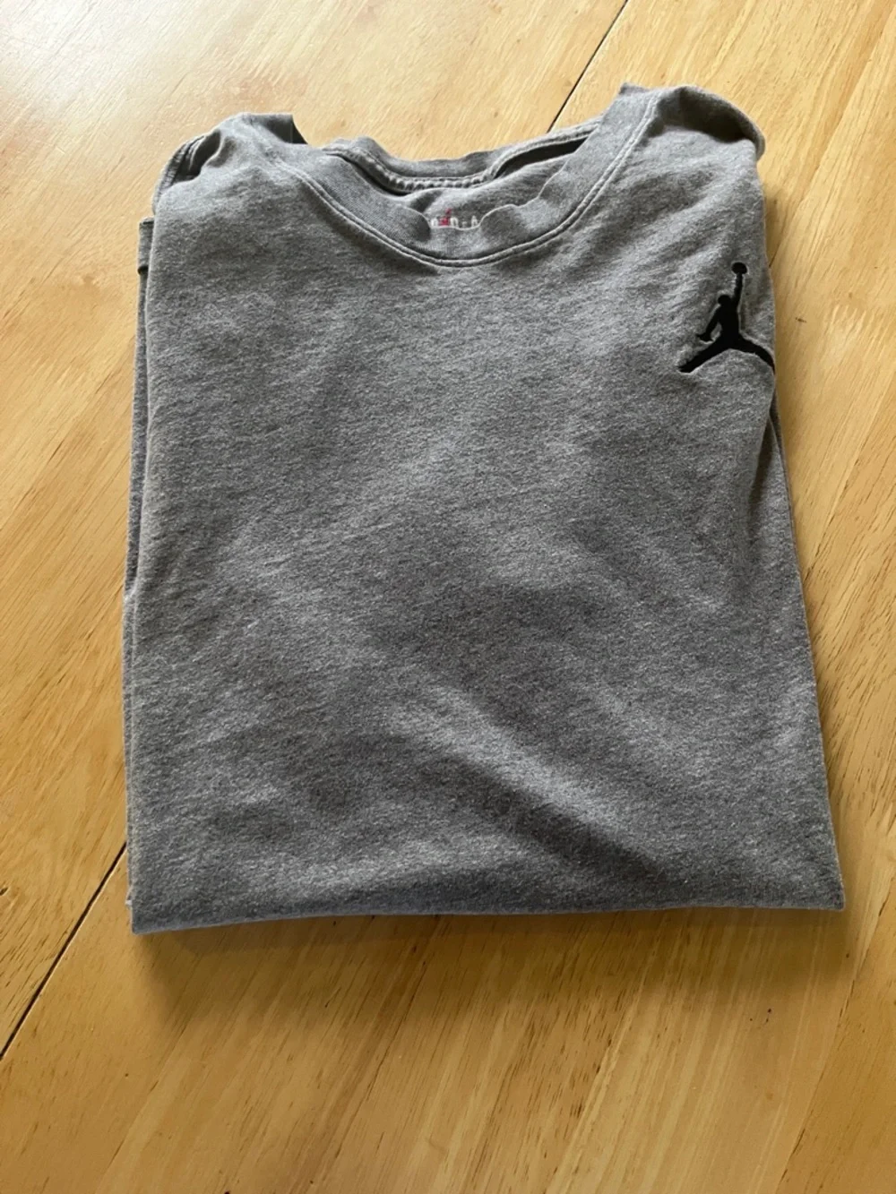 Men’s JORDAN Gray Short-Sleeve Crewneck T-Shirt with Jumpman Logo